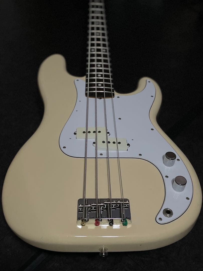 ベース Fender PB70-70US