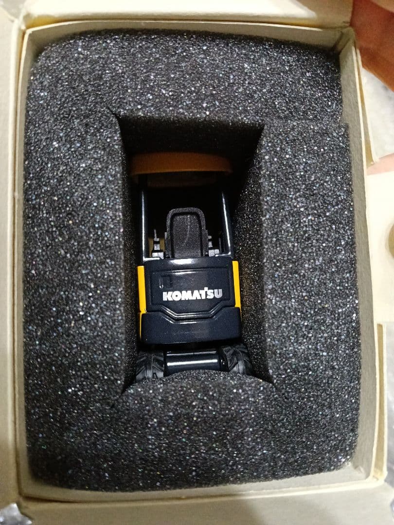 粟*地様 KOMATSU PC18MR ミニチュアモデル 1/32 イタリア製