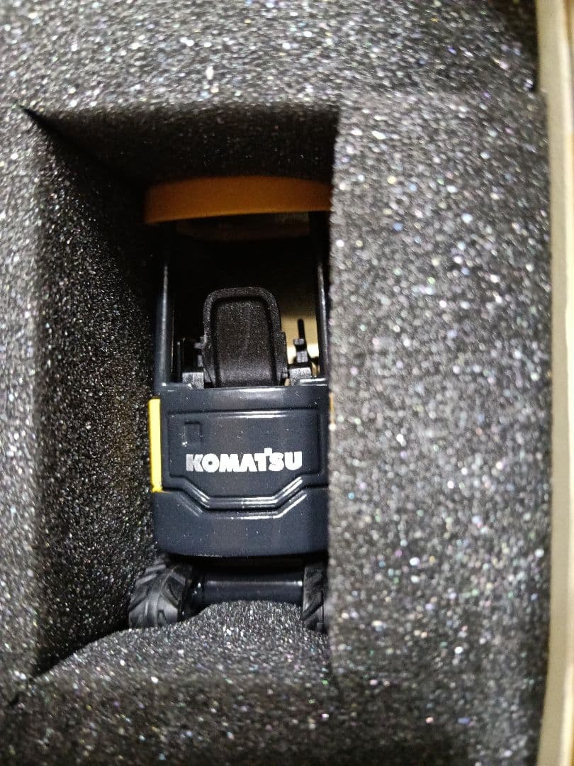 粟*地様 KOMATSU PC18MR ミニチュアモデル 1/32 イタリア製