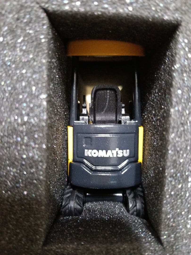 粟*地様 KOMATSU PC18MR ミニチュアモデル 1/32 イタリア製