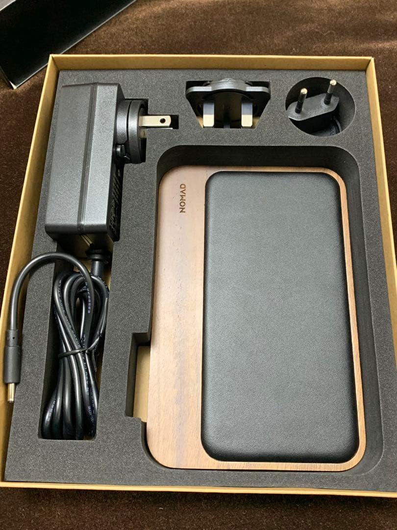 Nomad Base Station Hub ワイヤレス充電器