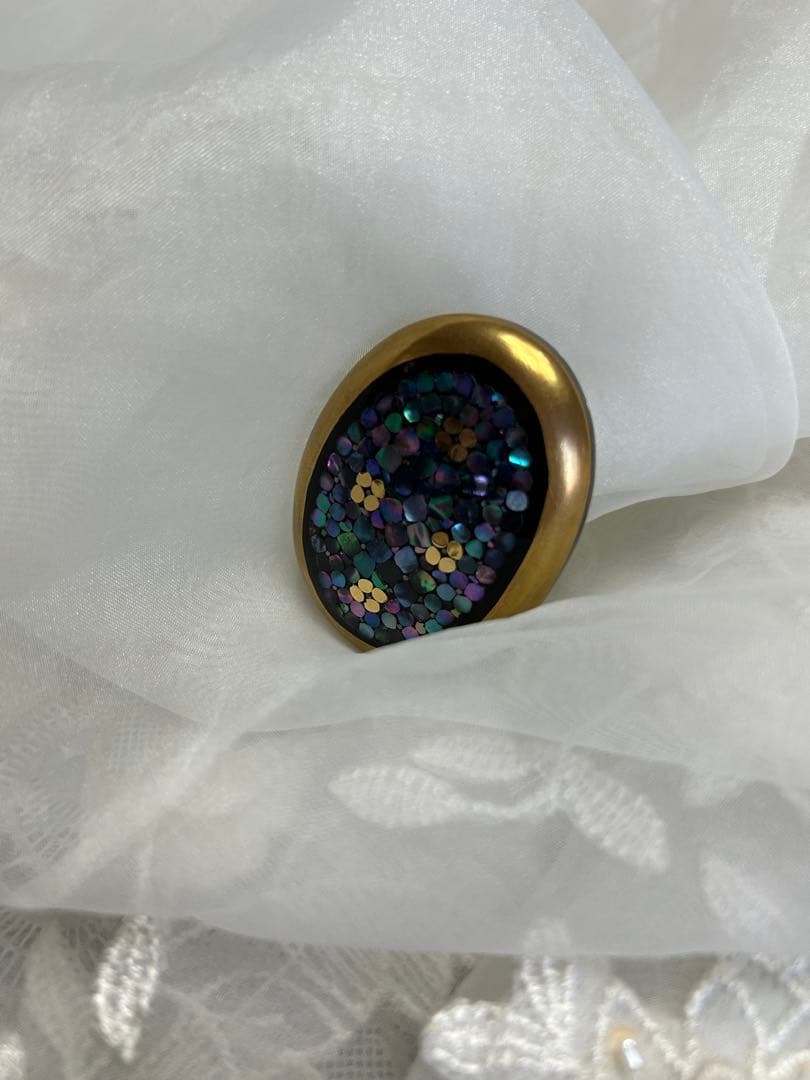 本鼈甲の螺鈿細工のブローチ永成作家物