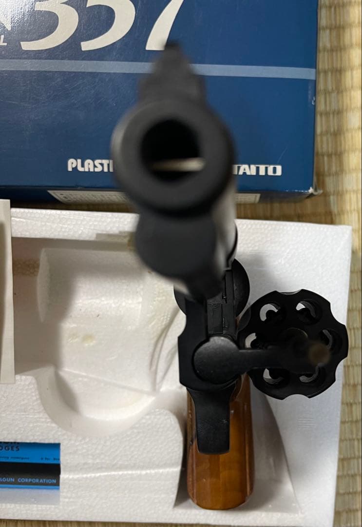 タイトー　コルトパイソン　4インチ　HW 木製グリップ付き　モデルガン