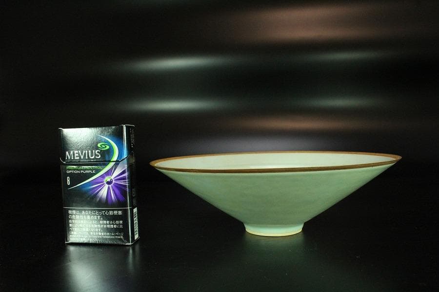 中国美術 青白磁 陽刻 鳳紋 碗 φ20cm(K-LC194)