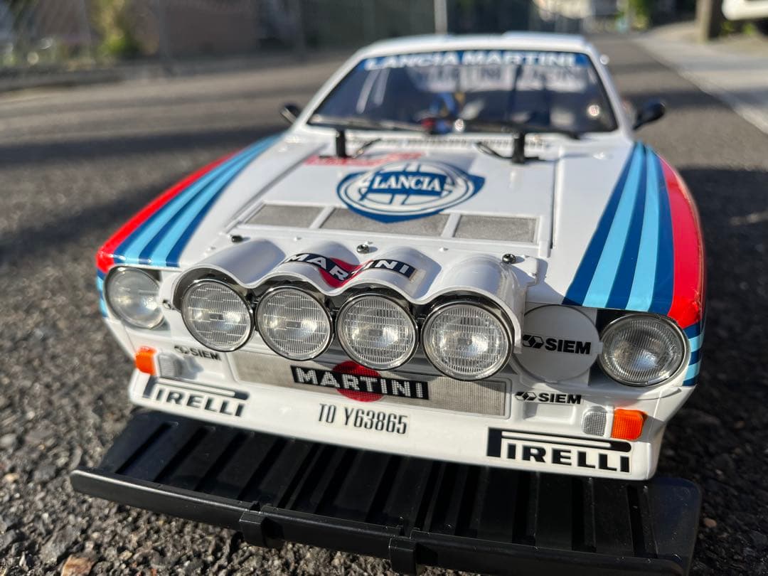 タミヤ 1/10 ランチア 037 ラリー