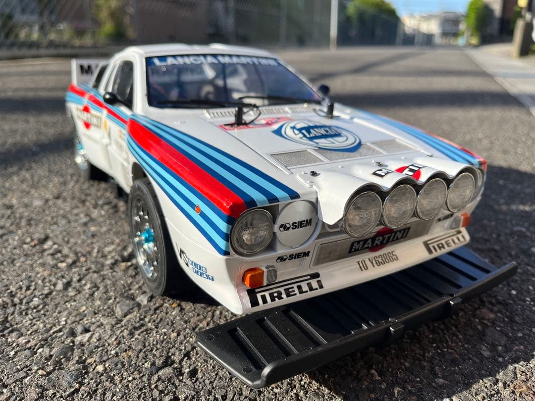 タミヤ 1/10 ランチア 037 ラリー