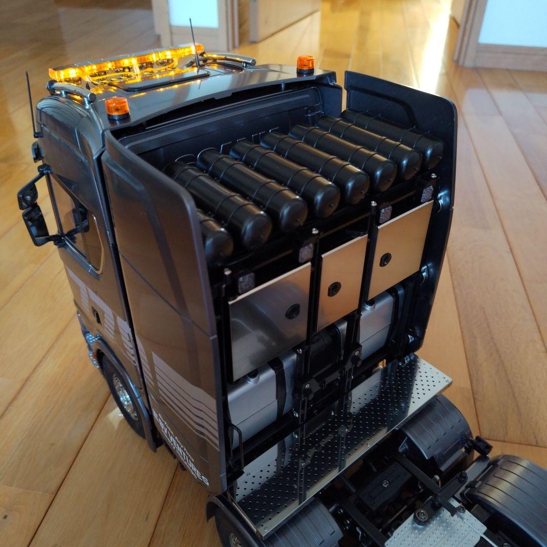 タミヤ　スカニア770S 8×4×4 ガンメタ