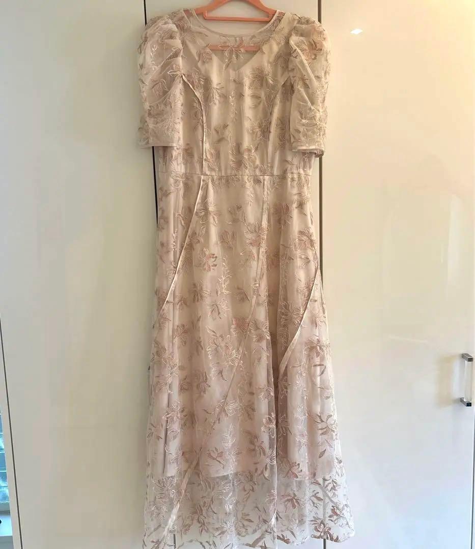 Lily Brown リリーブラウン　チュール刺繍ドレス