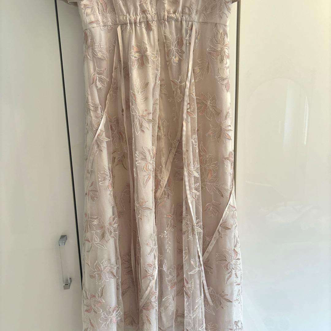 Lily Brown リリーブラウン　チュール刺繍ドレス