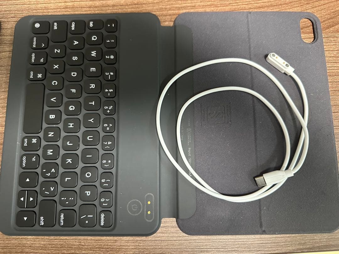 Apple iPad mini スペースグレー 本体第七世代　キーボードケース付