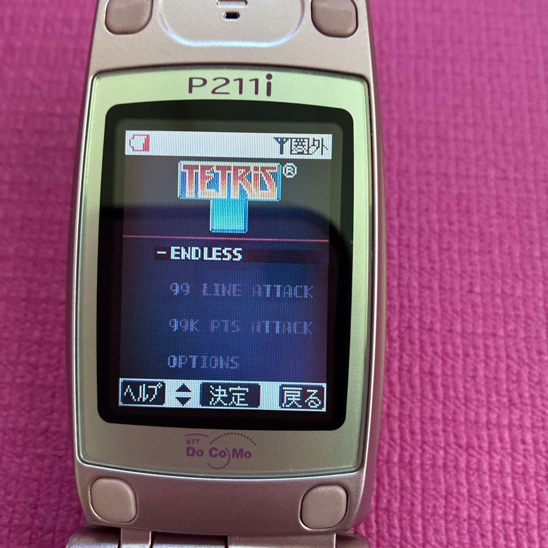 美品 レアドコモ docomo P211i ピンク　ガラケー 携帯、充電器セット