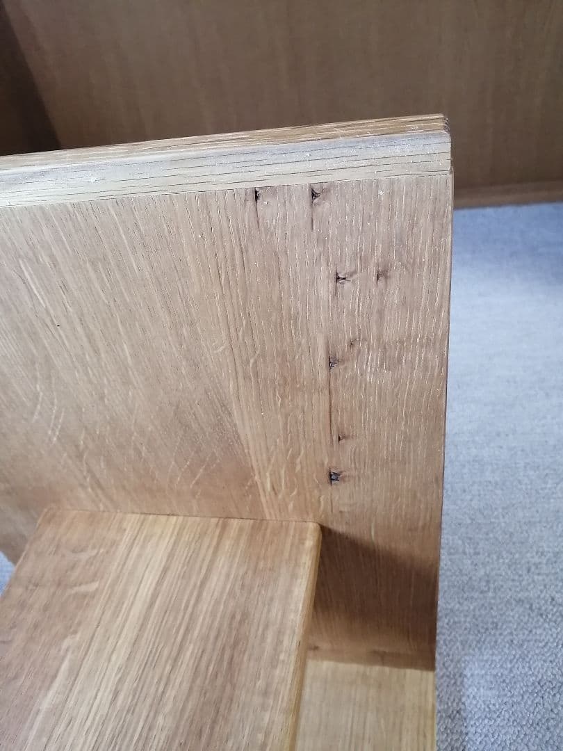 サイド・テーブル、スツール