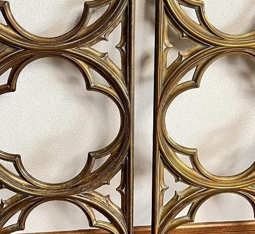 アーキテクチュラル・サルベージ 真鍮の飾り２個セット　窓飾