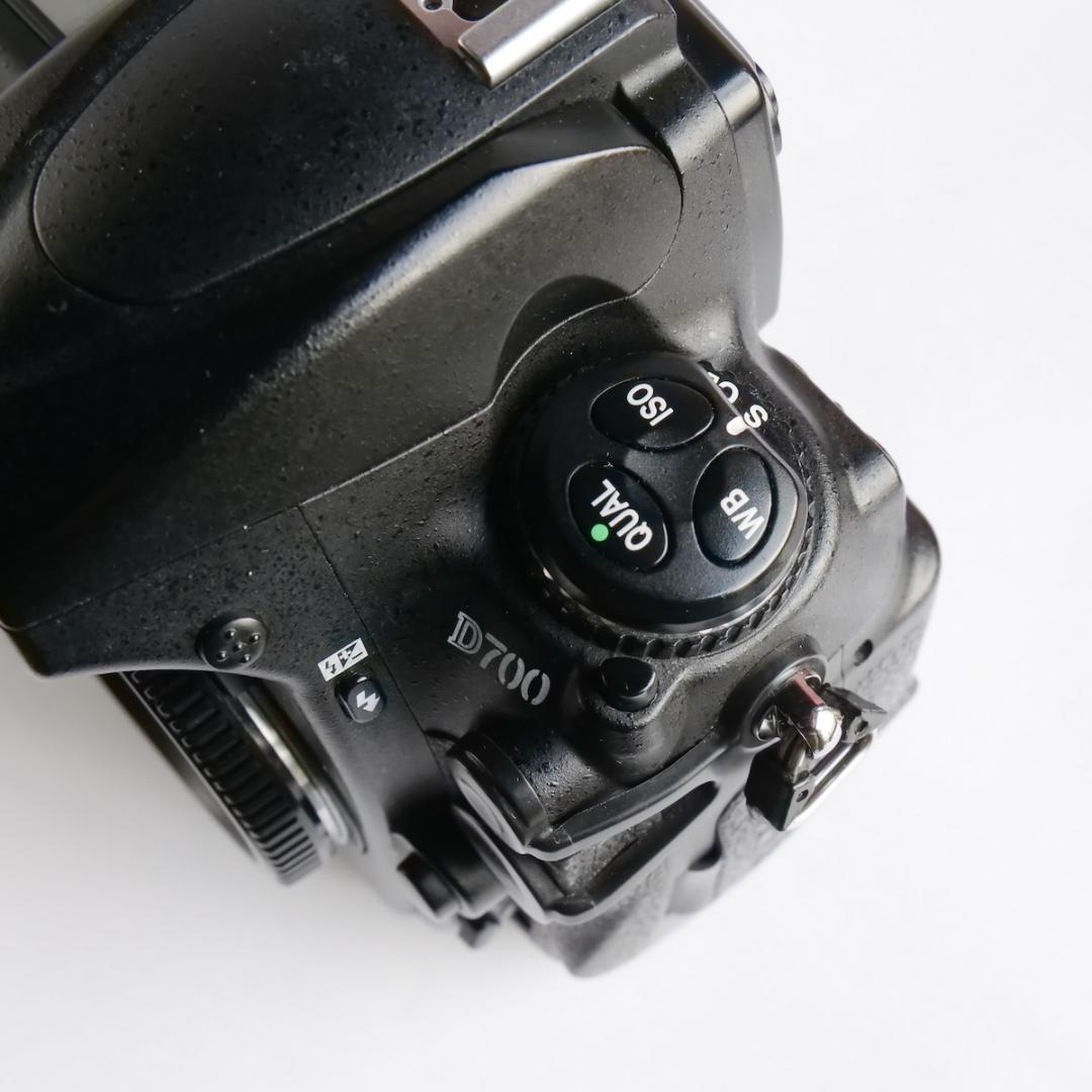 ニコン Nikon D700 ボディ FX デジタル一眼レフ 付属品多数 美品