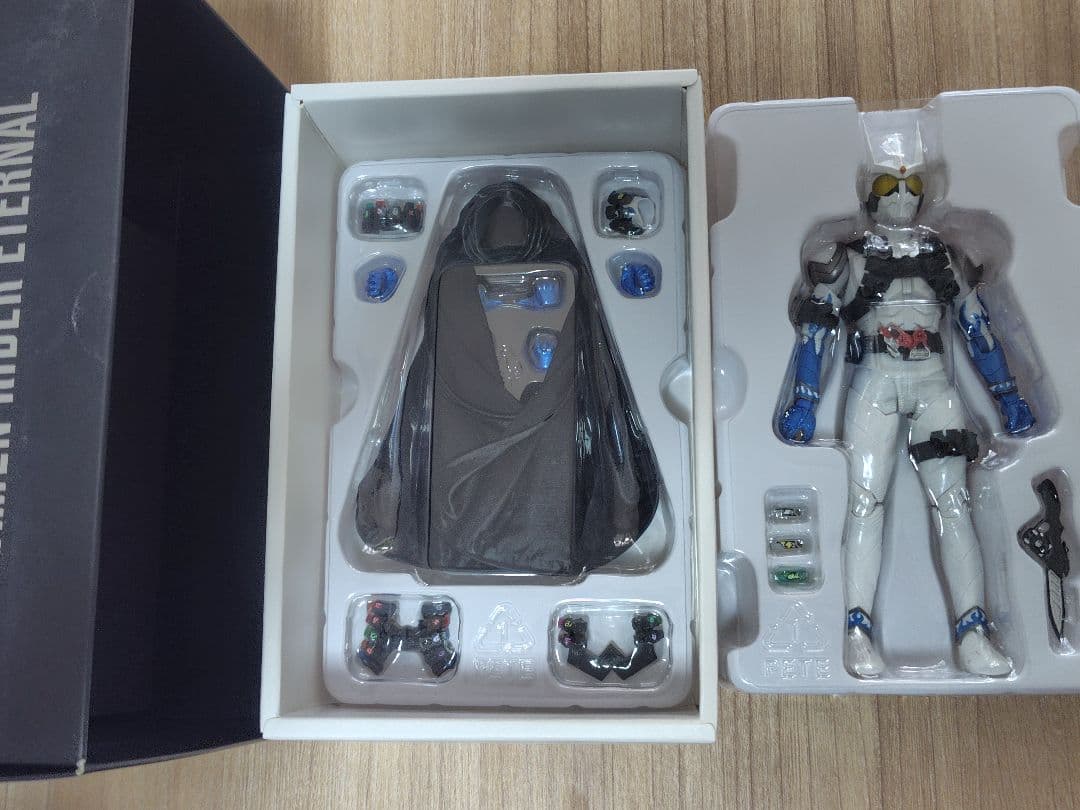 SHFiguarts 仮面ライダーエターナル