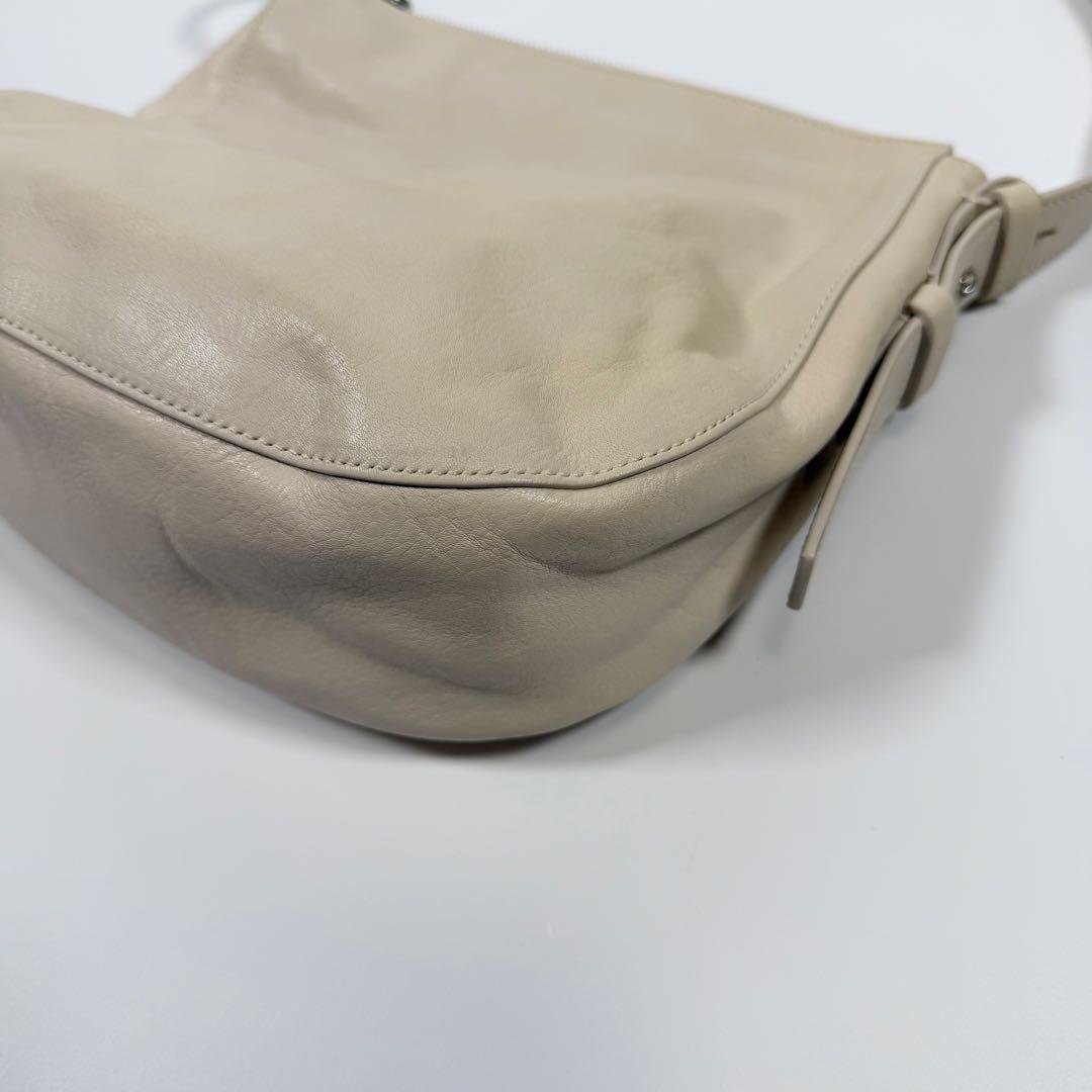 【美品】【現行】バーバリー　ショルダーバッグ　スモールナイトバッグ　アイボリー