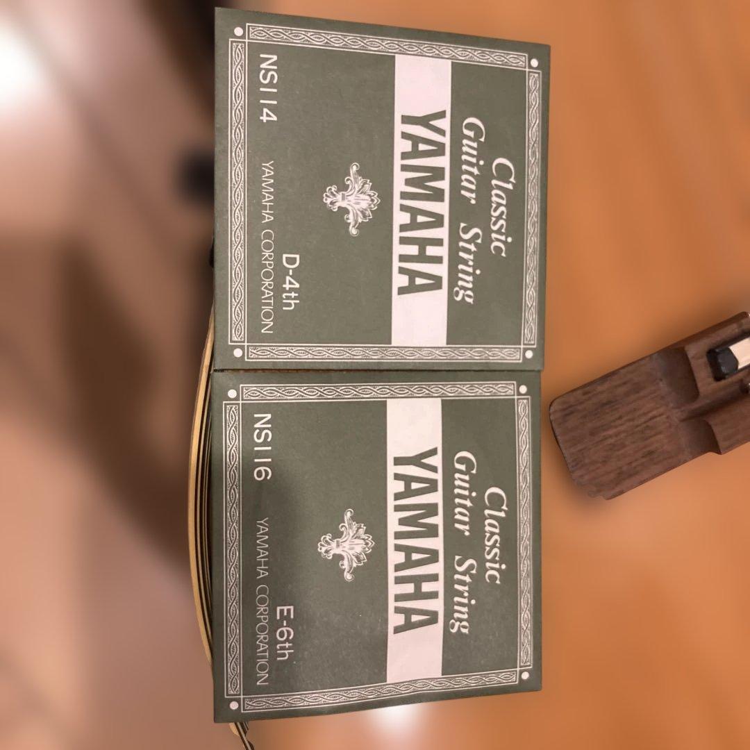 Ovation 1713 Classicギター ハードケース、弦2本付