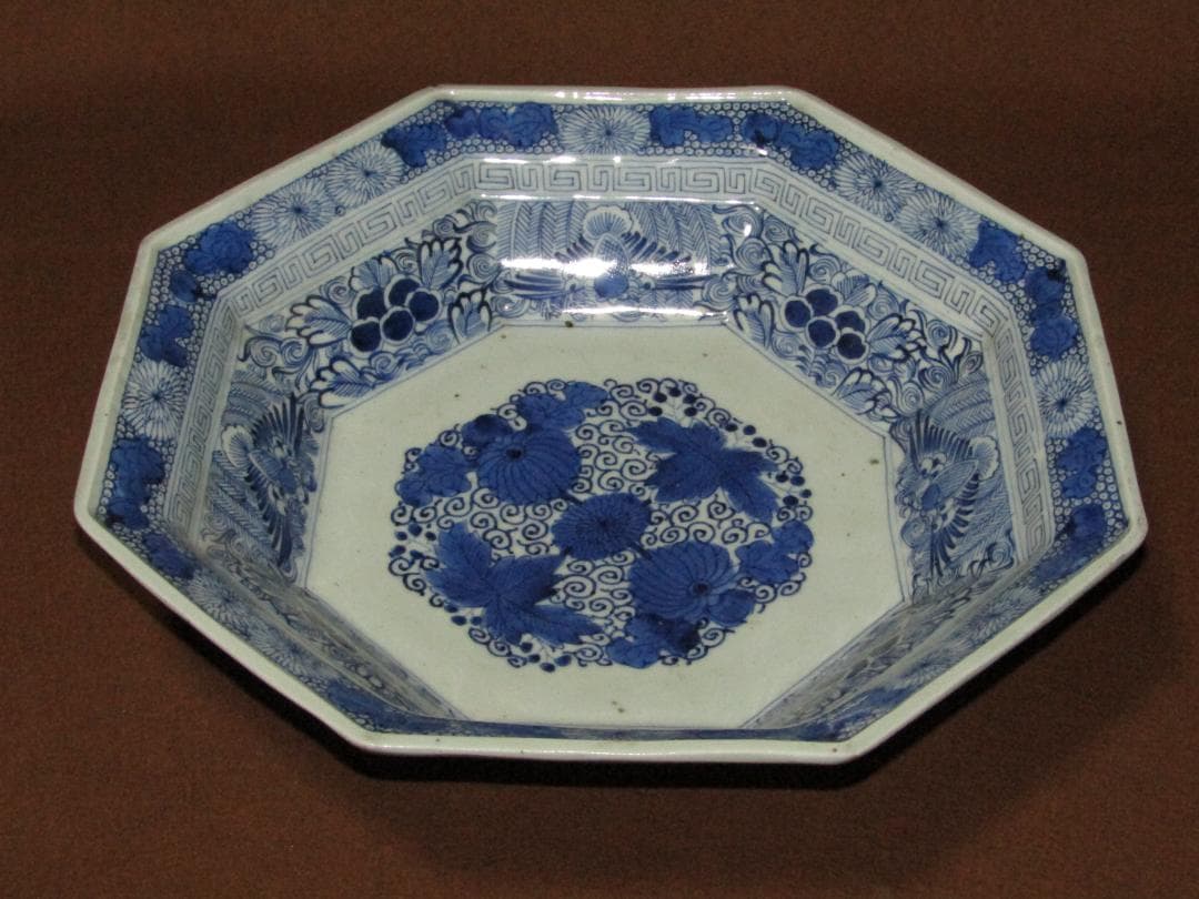 【古伊万里　染付　線描花鳥図　八角大鉢　大明成化年製銘】