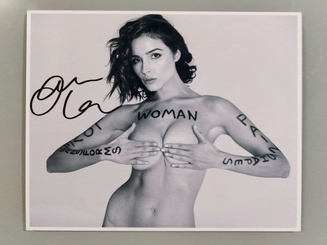 ミス・ユニバース…オリビア・カルポ直筆サイン入り超 大型写真