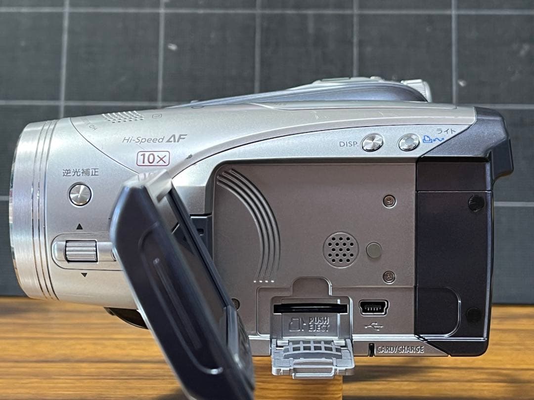 2007年製　Canon iVIS HV20 ビデオカメラ