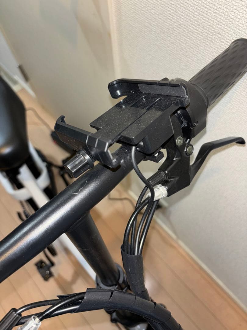 折りたたみ電動自転車　問題箇所あり