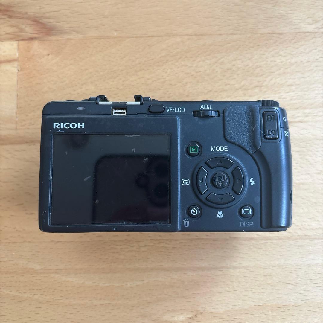 ジャンク品　RICOH Caplio GX100 デジタルカメラ