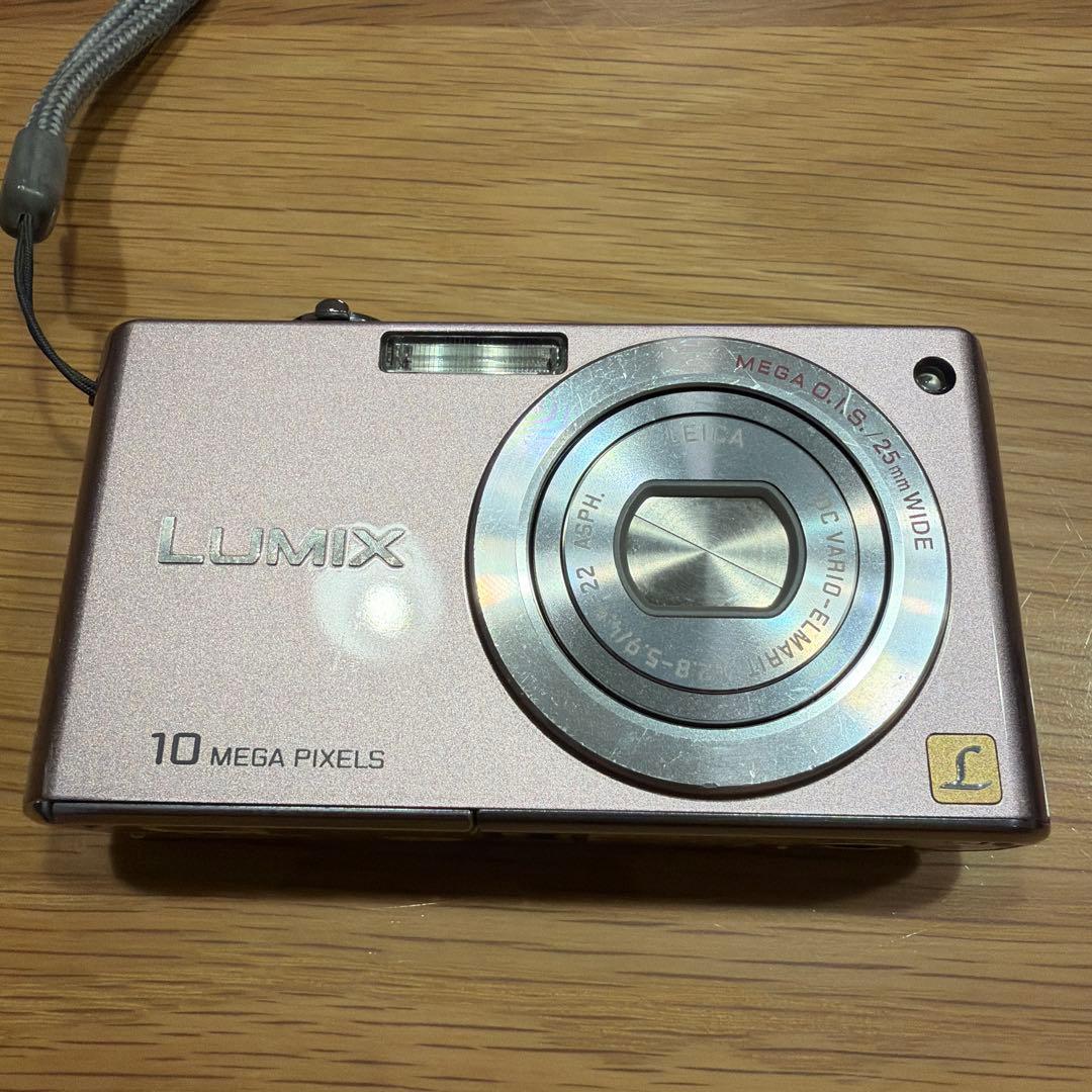 LUMIX コンパクトデジタルカメラ 10メガピクセル 本体と充電器付き