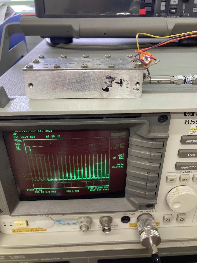 HP8595Aから取り出したコムジェネレータユニット