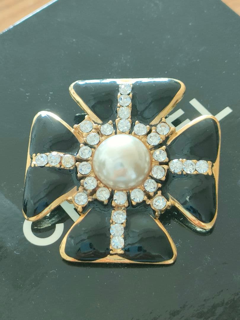 シャネル　ブローチ　パール