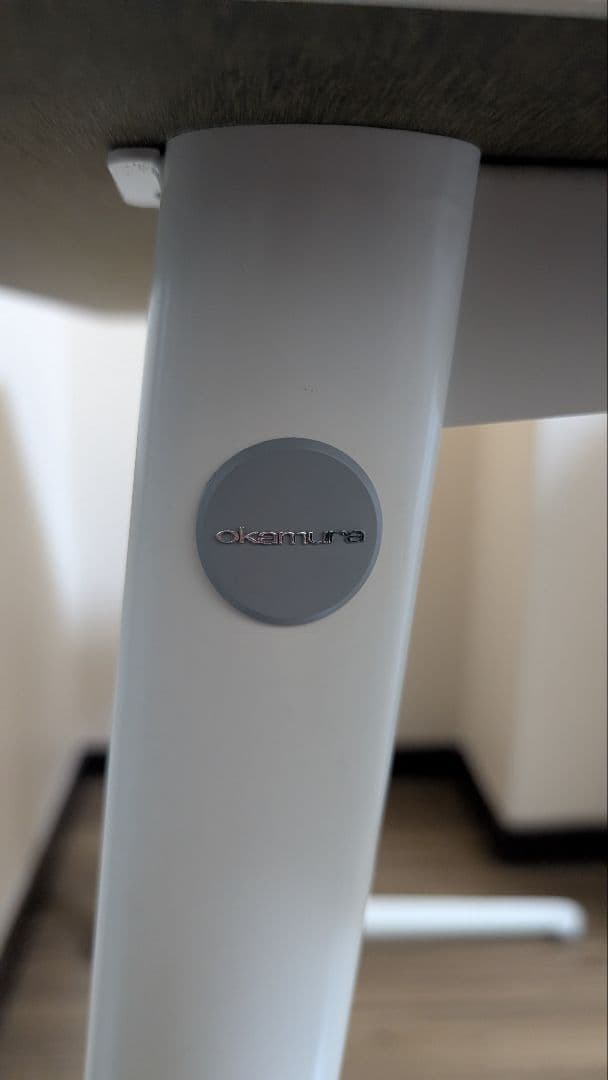 【大幅値下げ！】【引き取り割あり】オカムラ ライブス テーブル 800mm