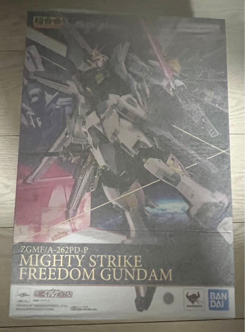 超合金　BANDAI MIGHTY STRIKE FREEDOM GUNDAM