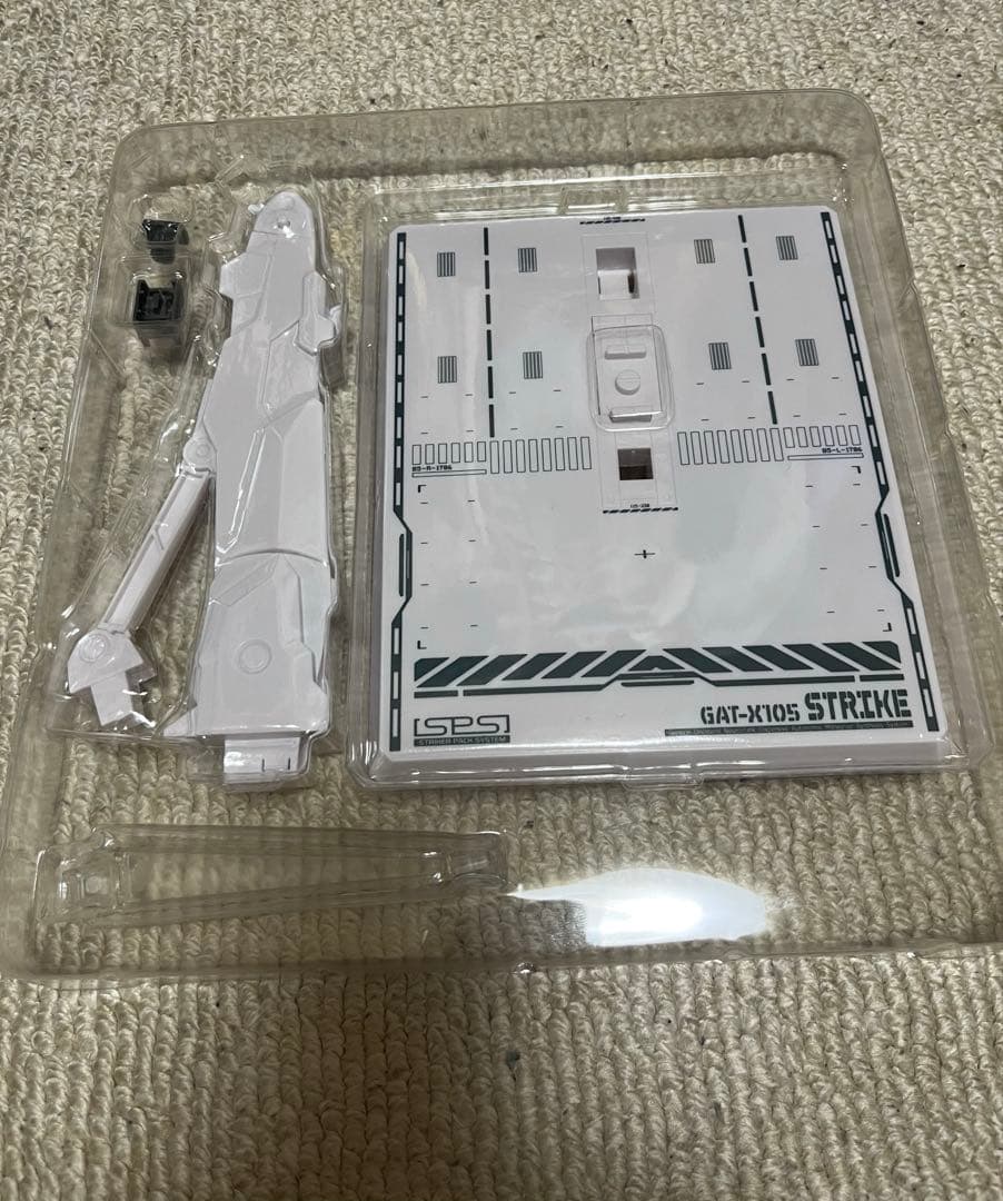メタルビルド　ストライクガンダム