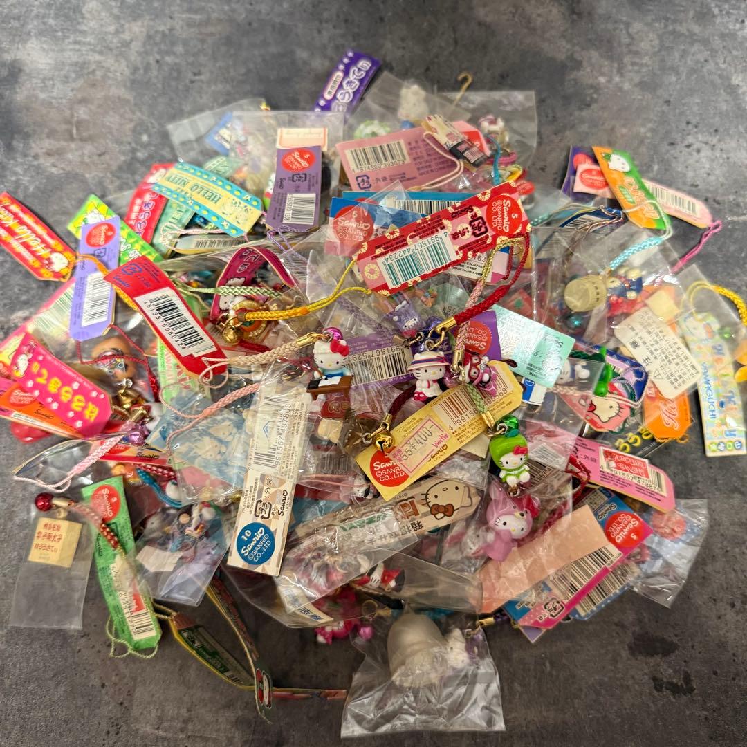 ご当地キティ 根付け ファスナーマスコット その他まとめ売り 約160点