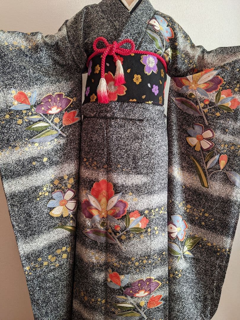 ■✨豪華お振袖✨【作家物 舞花文 たたき染め 金彩 正絹 グレー】成人式 結婚式