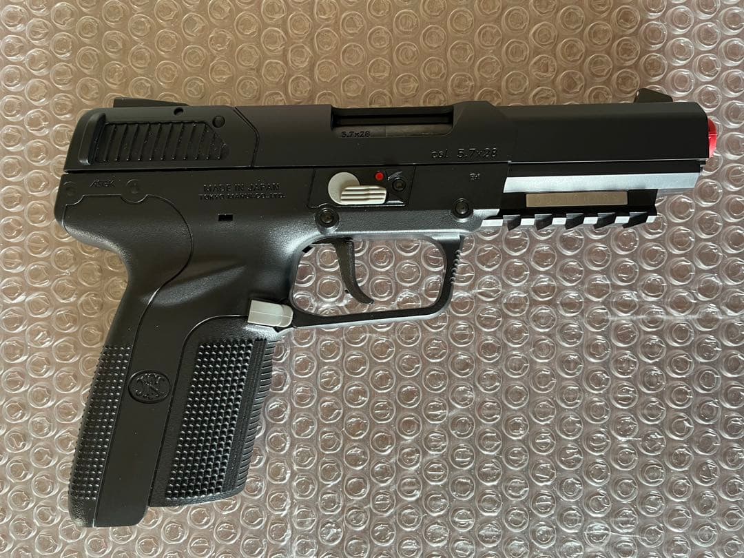 東京マルイ　FN5-7 ファイブセブン　ガスブローバック　純正ガンパワーガス付き