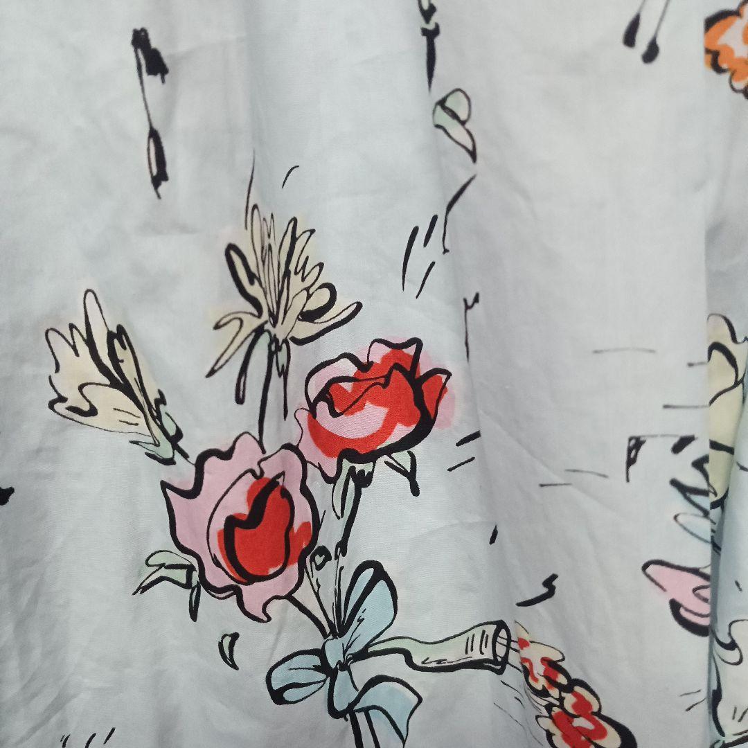 この夏はプラダ！　軽やかなスカート　水色　L イタリア製　¥18000 ↓