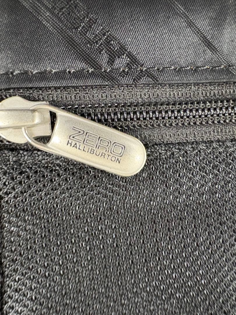 セール‼️ ゼロハリバートン　ジオ3.0 アルミ　キャリー 中古　正規品　4輪