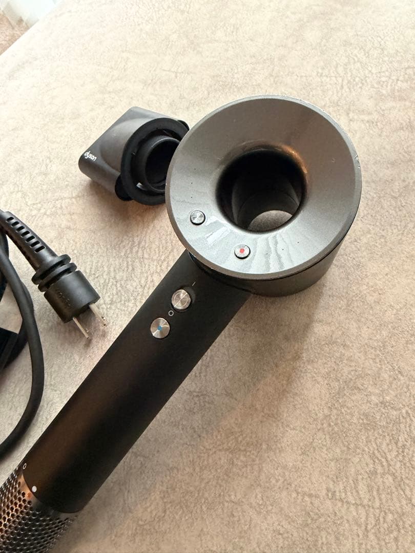 Dyson Supersonic ダイソン　ドライヤー ブラック