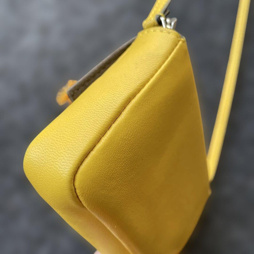 FENDI フェンディ　マイクロバゲット イエロー　シルバー金具　新品難あり