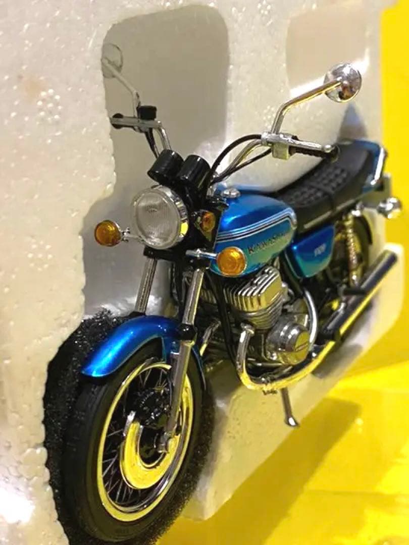 ★絶版限定★ Scale-Bikes製カワサキ750H2マッハIV1/18モデル