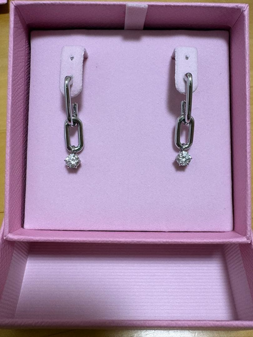スワロフスキー　Constella ドロップピアス