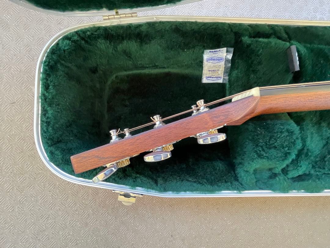 Martin D-28 、2020年製、スタンダード、美品。