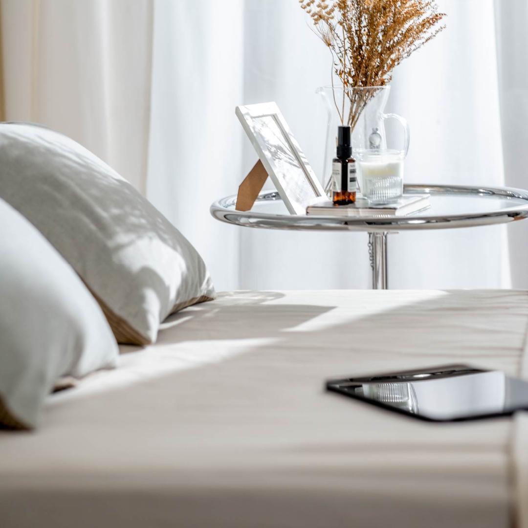 シングル ベッドフレー ム 単品 収納 ヘッド コンセント 新品送料込 MEDI