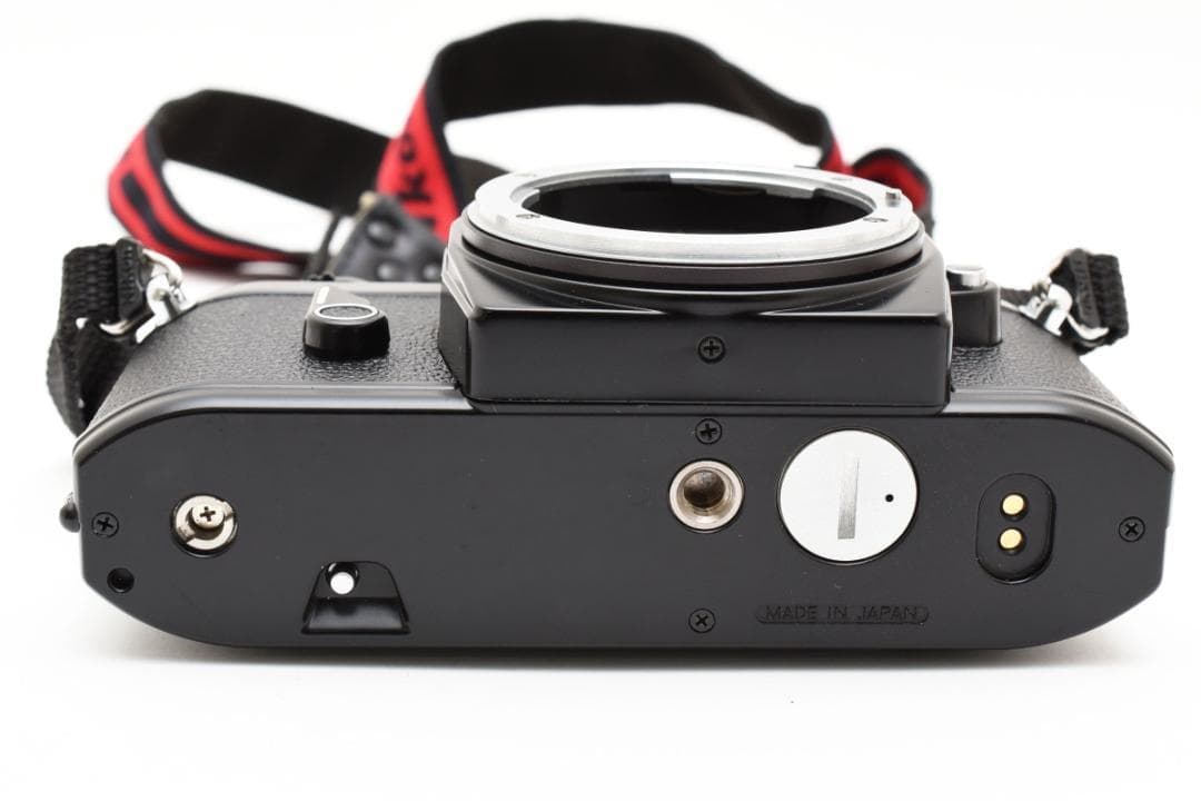 超美品 ニコン 　EM 説明書付 フィルムカメラ　モルト新品交換済 B741N