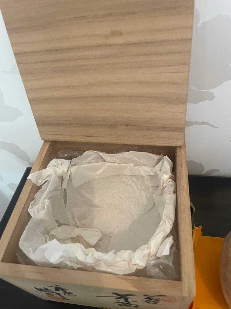 新品　萩焼　時司作　灰色の丸型茶碗と木製箱　説明書　共箱付　茶道　お茶碗