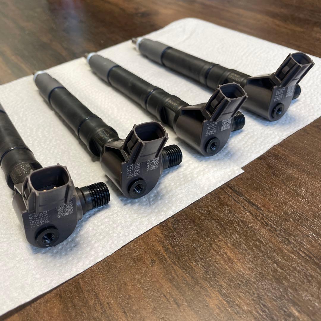 プ*す様 美品　GDH201 ハイエース インジェクター 4個セット23670-