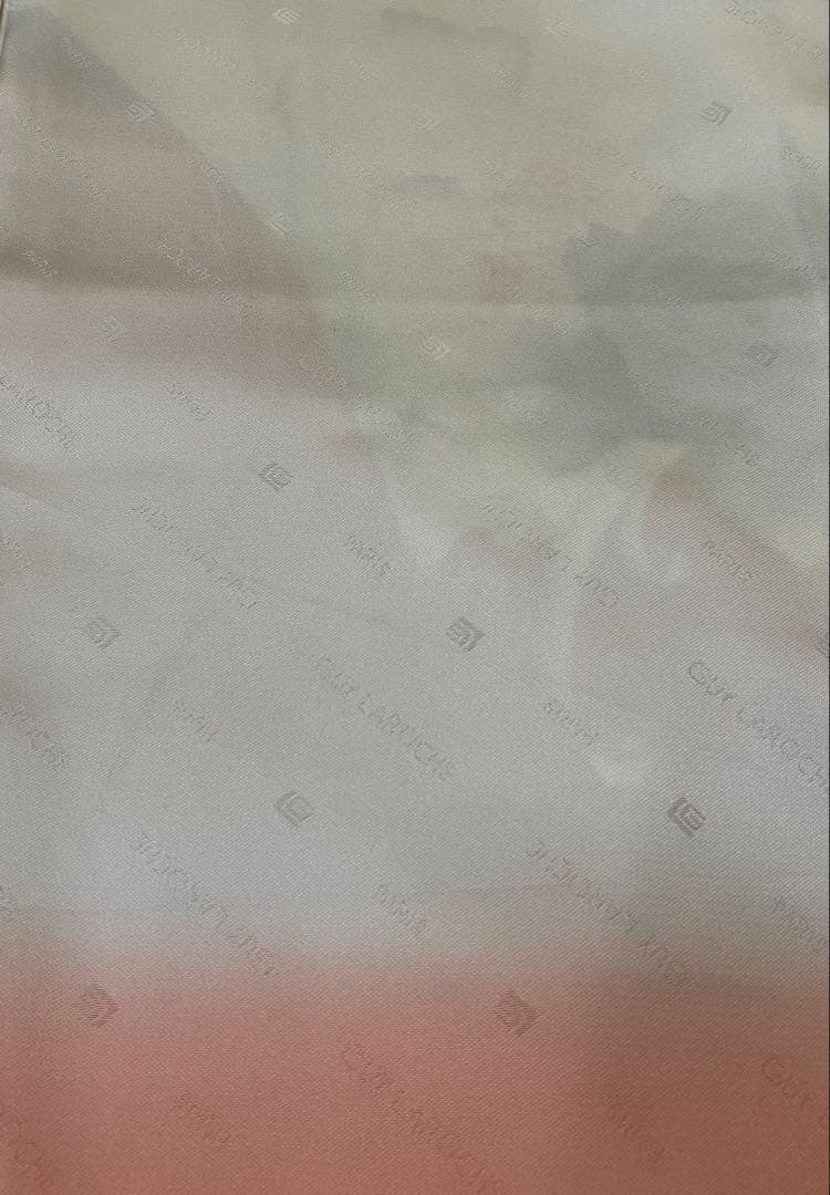 赤白黒 花模様　ブランド　振袖