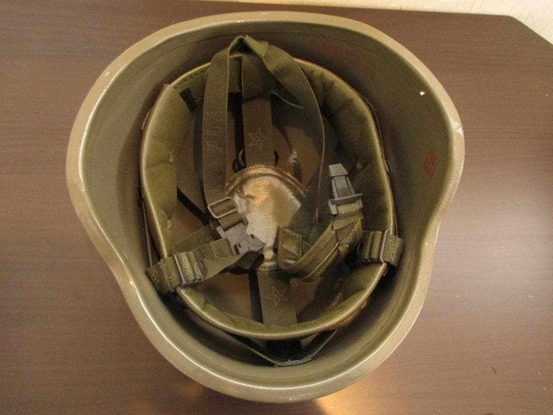 未使用　中国軍　QGF03　03式ヘルメット　軍用ヘルメット　防弾ヘルメット