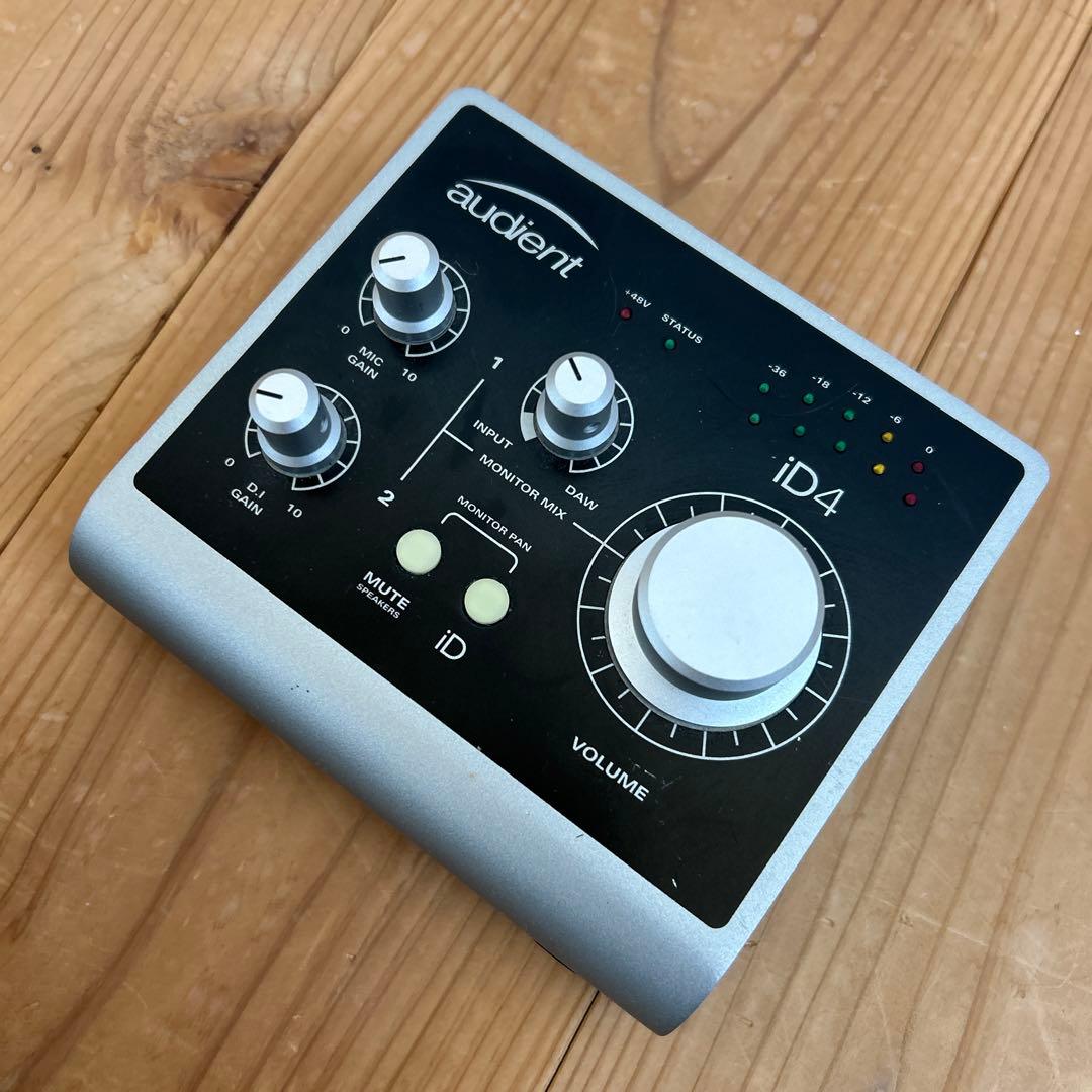 Audient iD4オーディオインターフェース