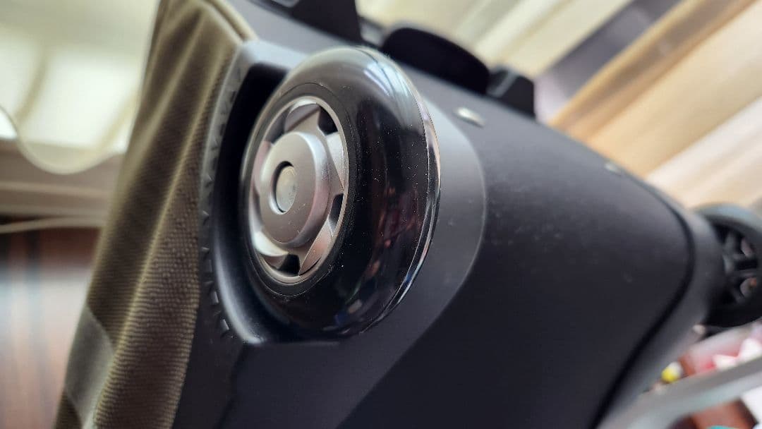 Coleman キャスター付きボストンバッグ70L　カーキ